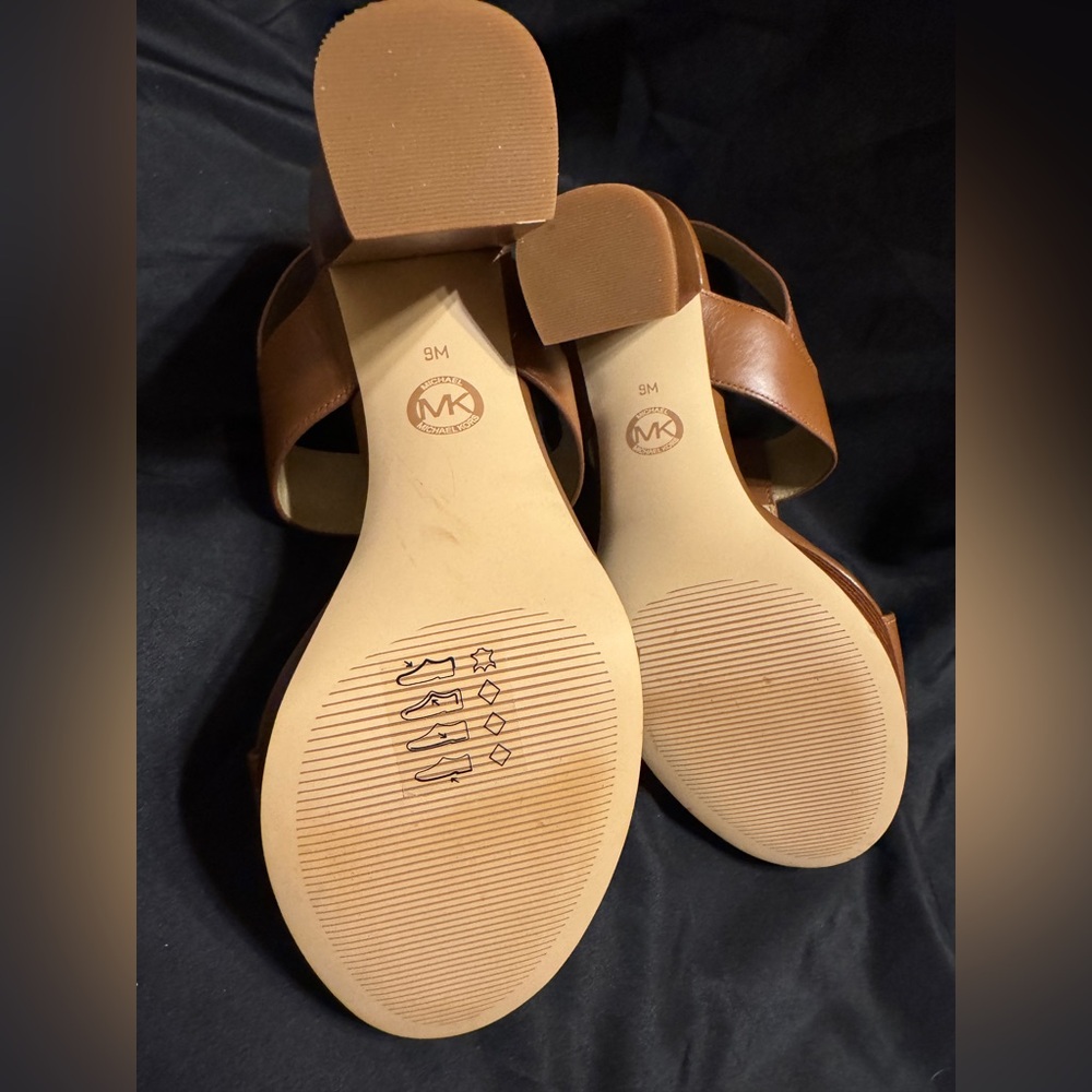 NWOT Michael Kors Becker T-Strap Platform Brown Leather Sandals Size 9 - Picture 7 of 10
